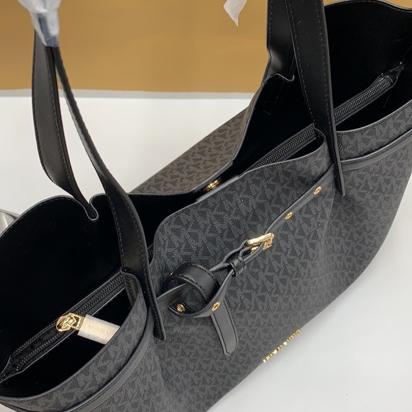 MICHAEL KORS
Emilia Large Logo Tote Shoulder Bag
COLOR Black Signature 
NWT - Picture 4 of 16